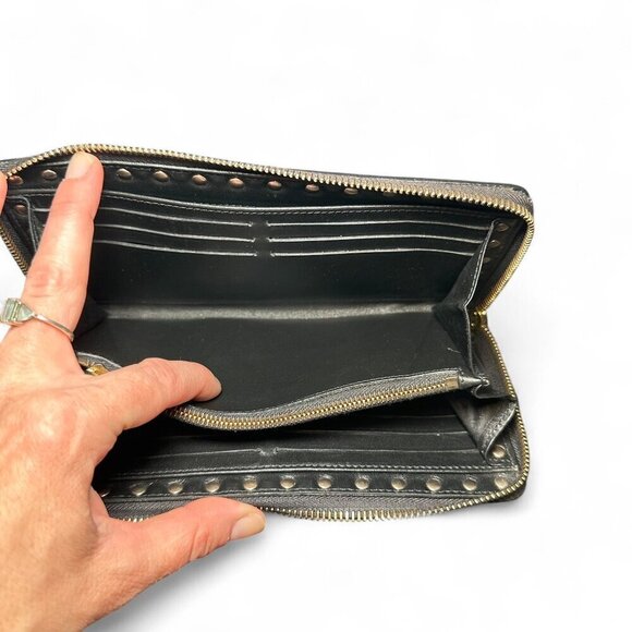 Valentino Garavani White/Ivory Rockstud Continental Wallet w Black Studs - Picture 12 of 16